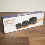 Set van 3 serveerkommetjes op houten plank