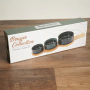 Set van 3 serveerkommetjes op houten plank